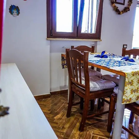 Fiore - Piscina E Idromassaggio Villa Itri