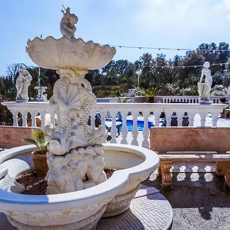Fiore - Piscina E Idromassaggio * Itri